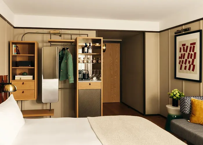 Norman & Hotel París