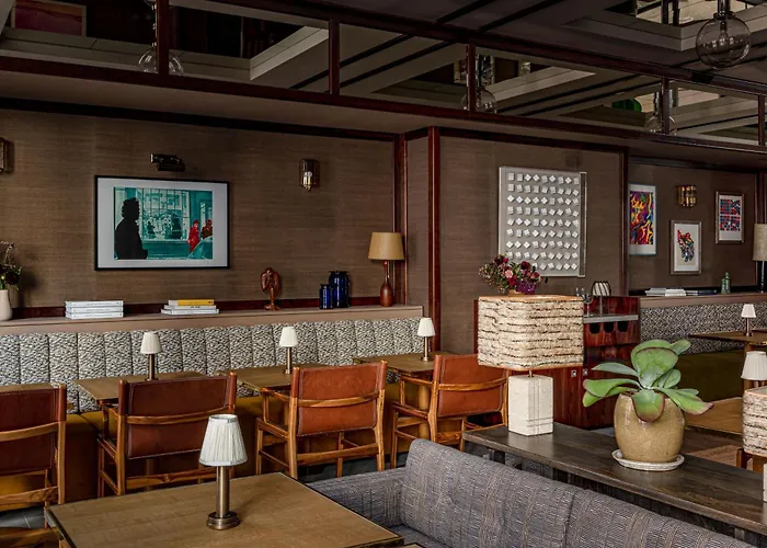 Norman & Hotel París