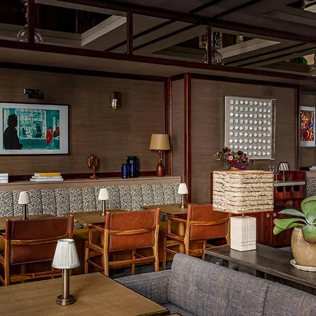 Norman & מלון פריז